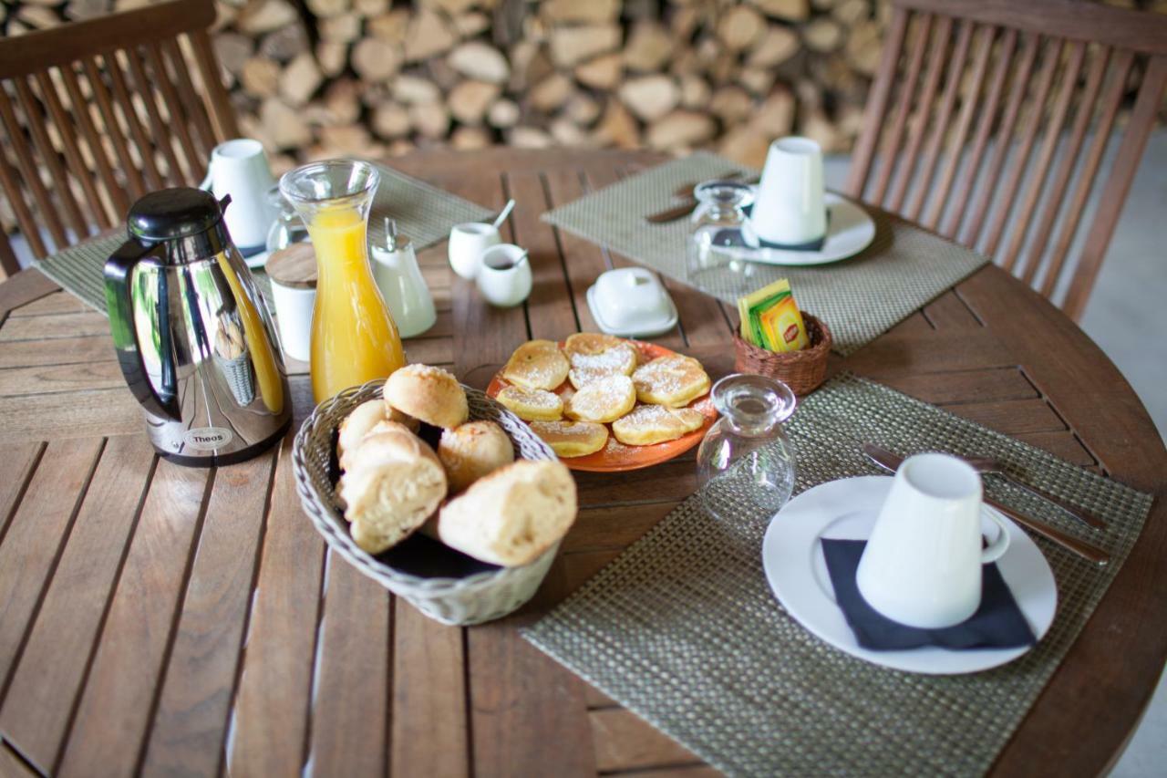 Le Clos Du Perret Chaussan Ngoại thất bức ảnh